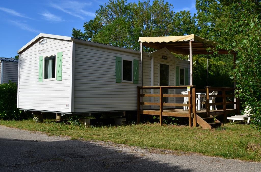 Camping La Vidaresse Hotel Sainte-Anastasie-sur-Issole Exterior photo
