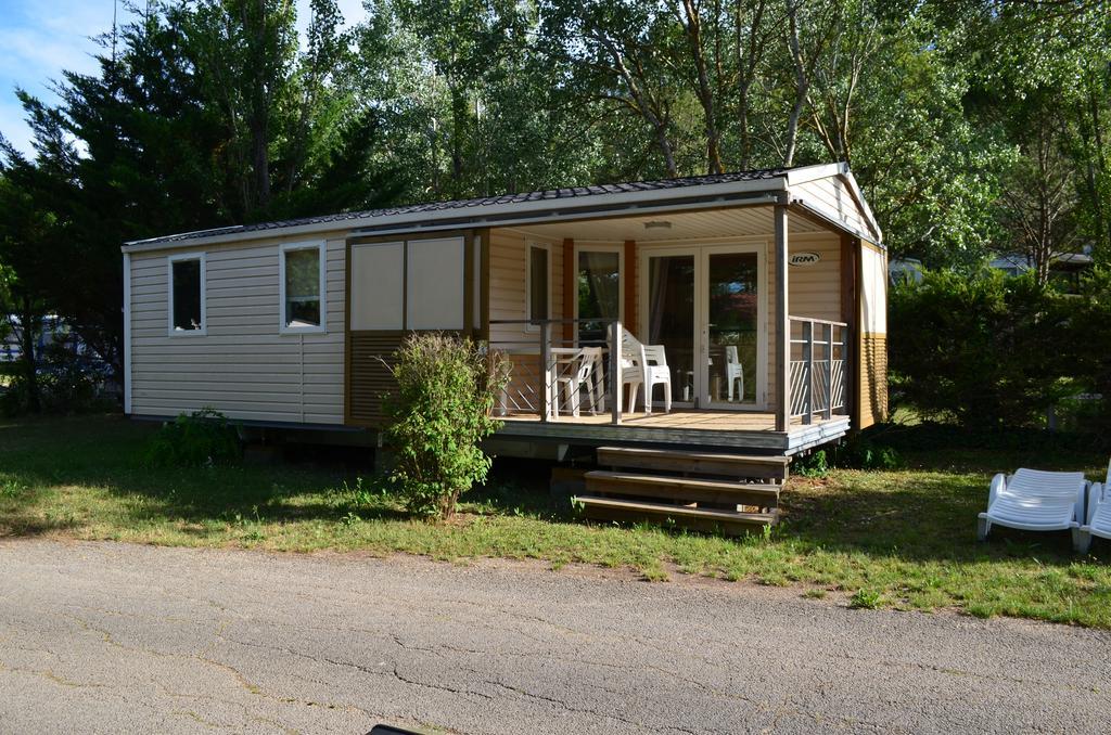Camping La Vidaresse Hotel Sainte-Anastasie-sur-Issole Exterior photo