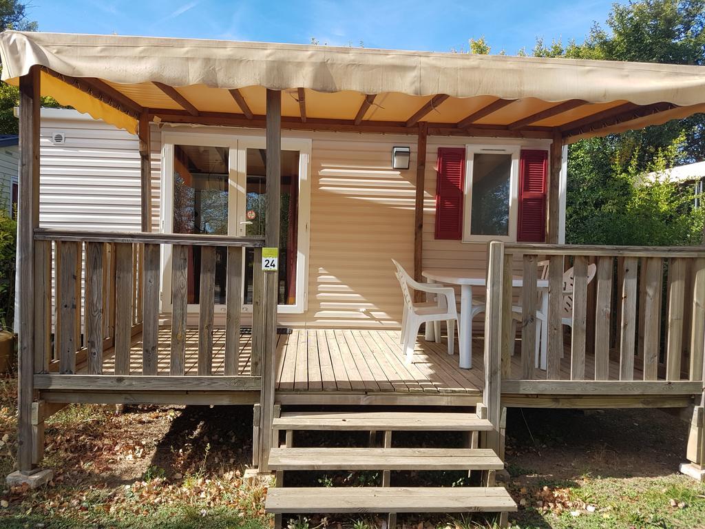 Camping La Vidaresse Hotel Sainte-Anastasie-sur-Issole Exterior photo