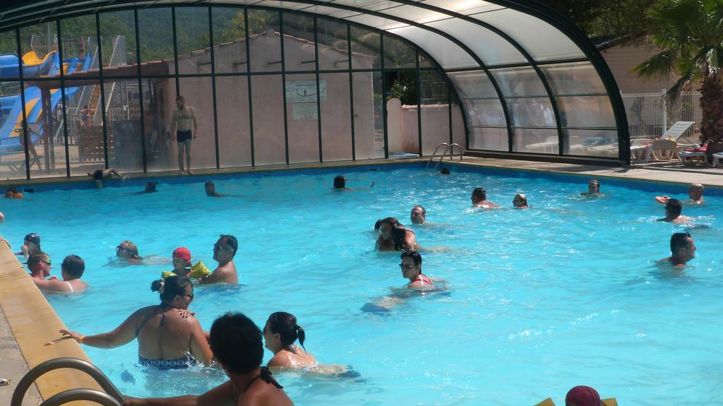 Camping La Vidaresse Hotel Sainte-Anastasie-sur-Issole Exterior photo